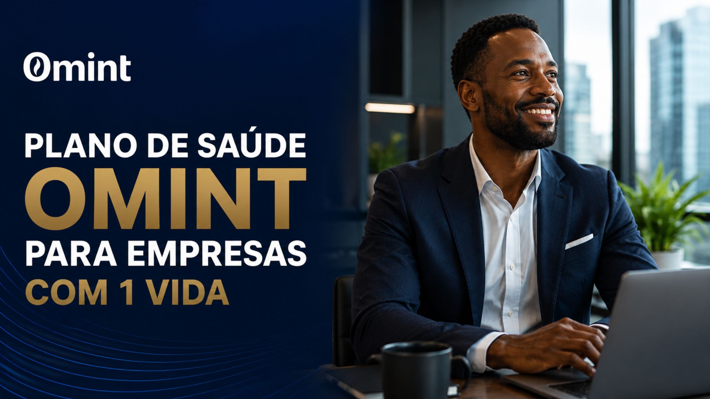 Empresário utilizando plano Omint empresarial com contratação a partir de uma vida